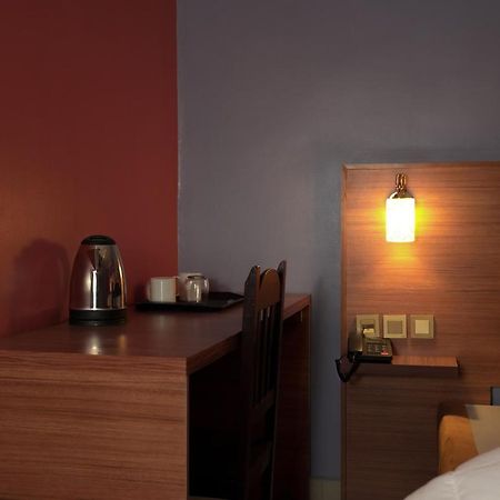 Dialali Hotel ヌアクショット エクステリア 写真