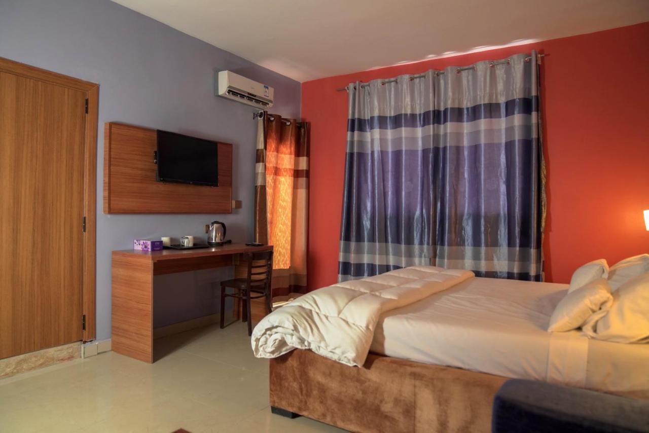Dialali Hotel ヌアクショット エクステリア 写真